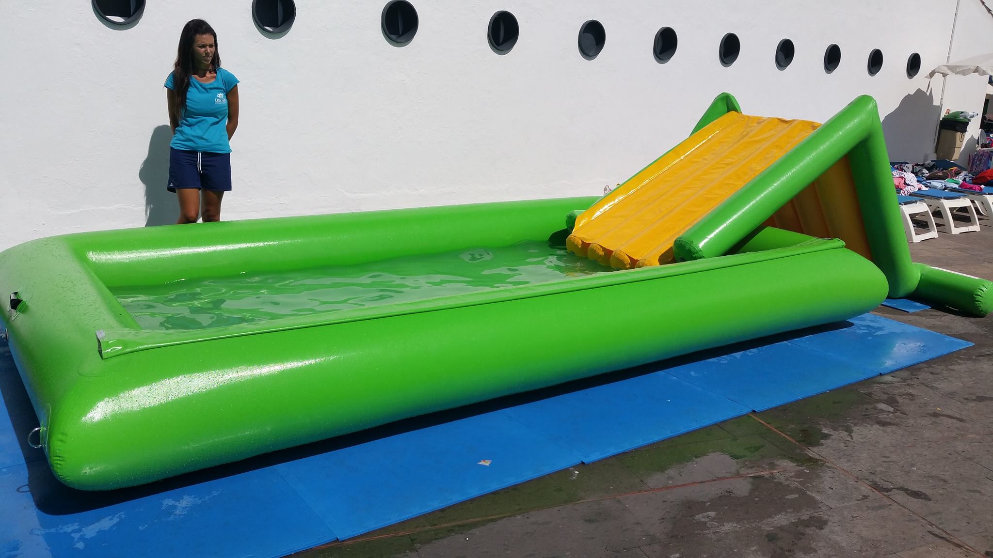 Piscina y Tobogán - 2